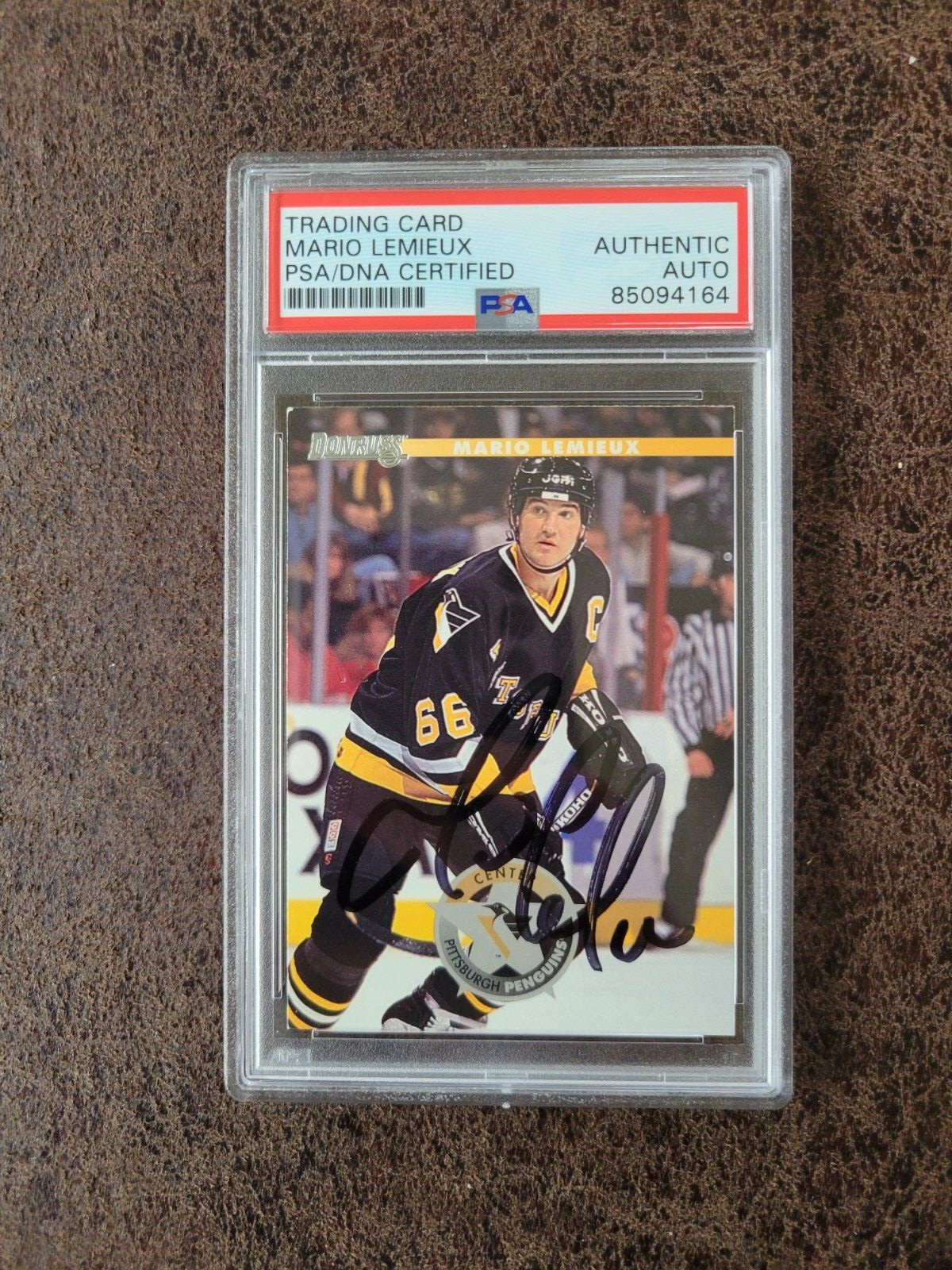 1995-96 Donruss Mario Lemieux #131 - Pittsburgh Penguins - PSA/DNA Autographed!