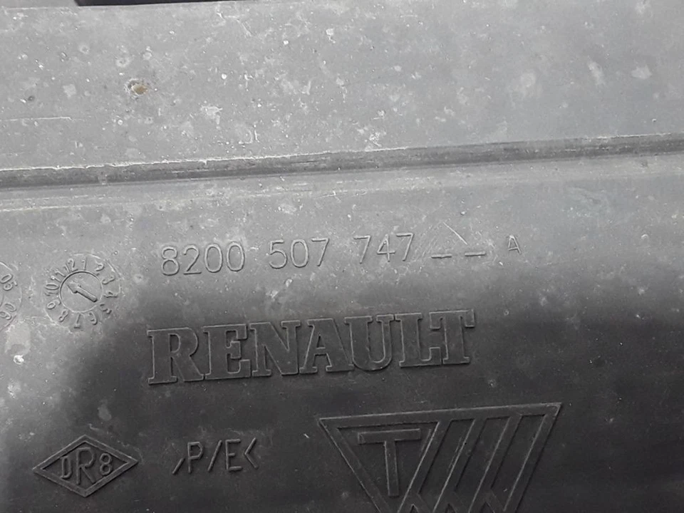 Renault Espace -  Grand espace IV 2009 Center intercooler air guide duct channel - Immagine 3 di 3