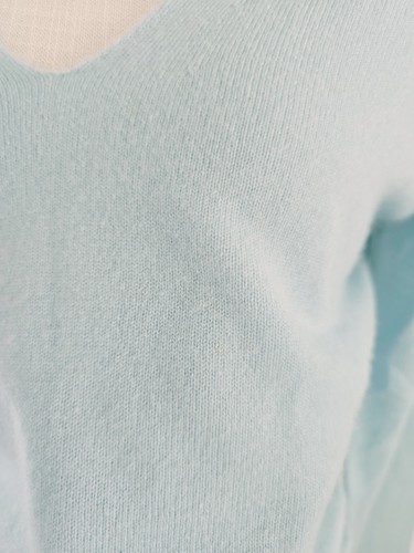 Neiman Marcus Cashmere Light Ice Blue V-Neck Pullover Knit Sweater L Large - Picture 8 of 10