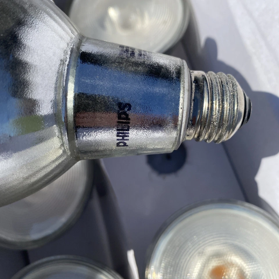 Satco 65W Equivalent Warm White s9022 Medium Dimmable LED Floodlight Light - Image 4 of 4