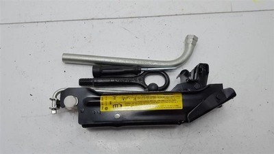 Jack And Tools For Spare Tire 2012 Volkswagen Golf GTI