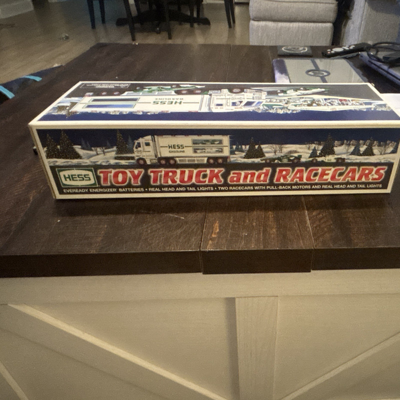 Hess 2002 Gas & Oil Toy Truck w/ Original Box, White/Green/Red