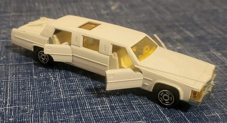 VTG • Majorette • Limousine #339 • White w/Yellow Windows • 1:58 Diecast • Exc! - Image 2 of 4