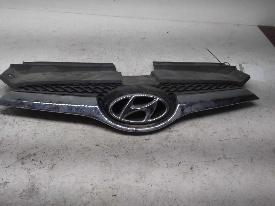 Used Upper Grille fits: 2014 Hyundai Veloster Base upper Upper Grade B - Imagem 2 de 4