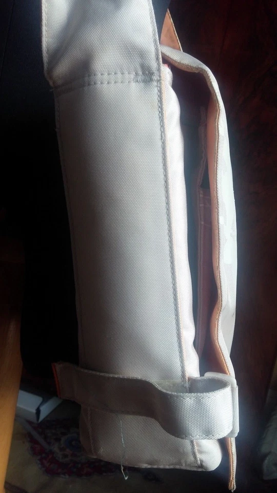 Bolsa carteiro Golla Pixie branca resistente à água náilon - Imagem 3 de 4