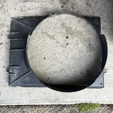 84-95 Toyota Pickup 4Runner 22RE 22R Engine Cooling Radiator Fan Shroud Cover