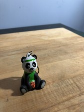 American Heart Association Panda Jade Shoots Baloncesto 4" Figura Llavero