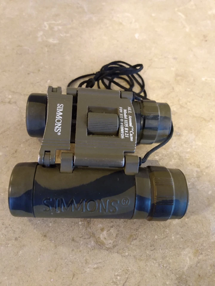 Simmons all around Camo Pocket Binoculars 1135 8x21 FOV 372ft@1000yds - Image 2 of 3