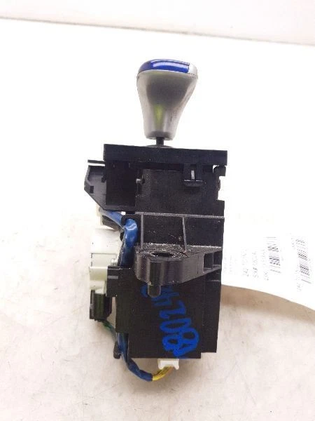 Toyota Prius III 2012 tracción delantera con palanca de cambios automática Foto 3 de 4