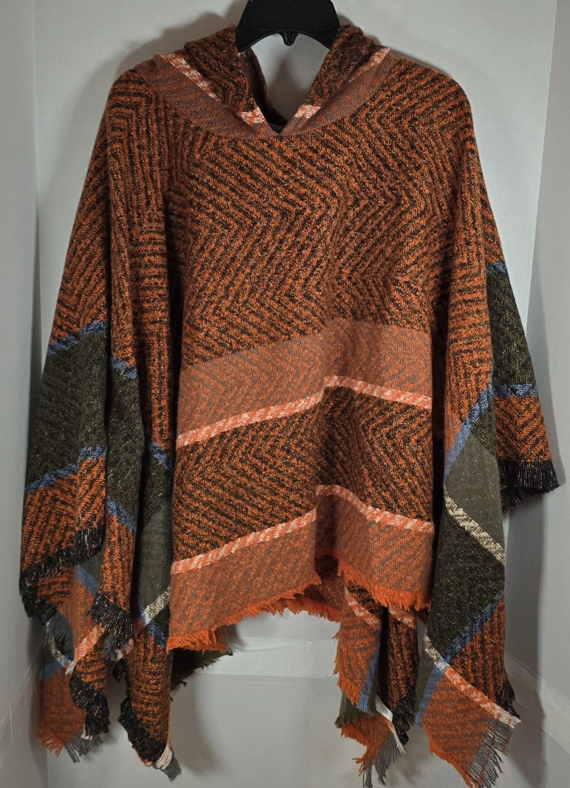 Coco + Carmen O/S One Size Womens Fringe Hem Pullover Herringbone Hooded Poncho