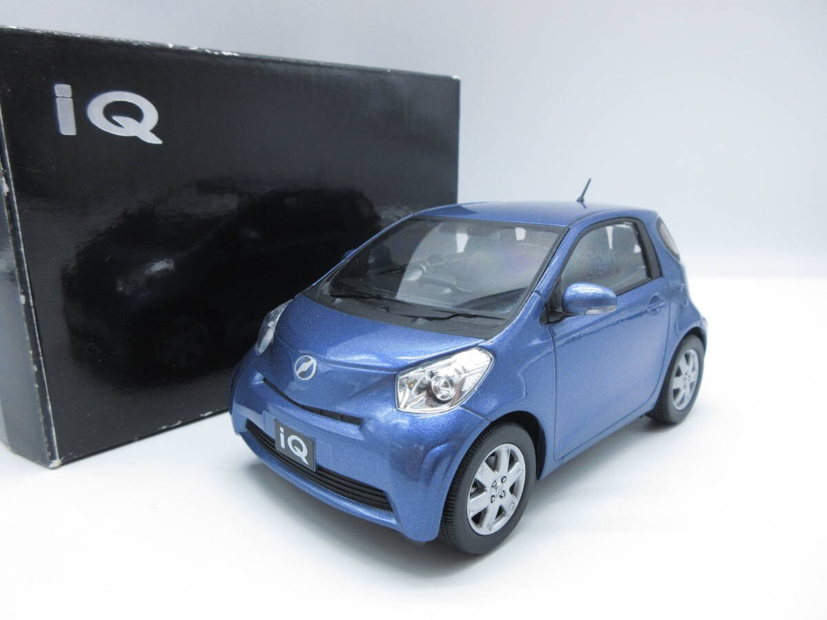 トヨタ - トヨタIQ ミニカー　約1/24スケール s-l400.jpg