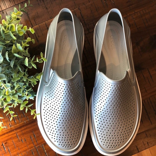 crocs citilane low slip on
