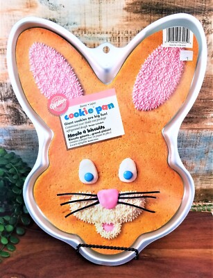 Vintage Wilton Easter Spring Bunny Rabbit Cookie Dough Pan Mold 2105-6205 NOS