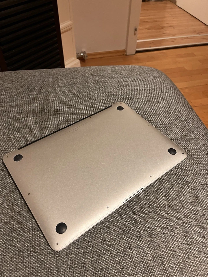 Apple MacBook Air 13 Zoll 121 GB Speicher - Bild 3 von 4