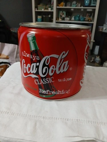 Vtg. 1999 Coca Cola Metal Bank With 4 Brand New Coke Glasses Inside