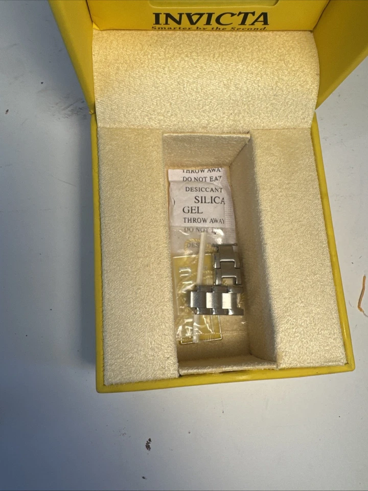 Reloj INVICTA Lupah TRITNITE Edición Especial Acero Inoxidable Damas Modelo 15842 Foto 4 de 4