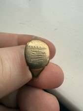 Hallmarked 9ct Gold Oval Signet with crest pre owned 