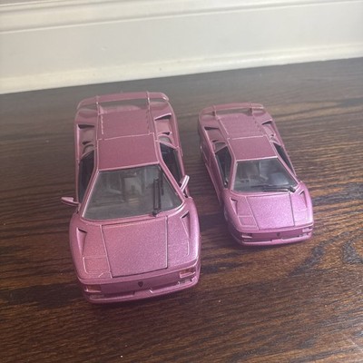 Maisto 1:18 & 1:24Lamborghini Diablo Diecast Model Car   Metallic Pink
