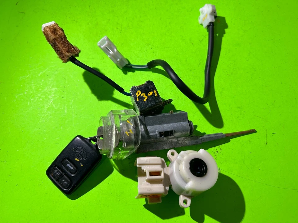 1996 TOYOTA AVALON IGNITION SWITCH LOCK W/KEY OEM - Image 4 of 4