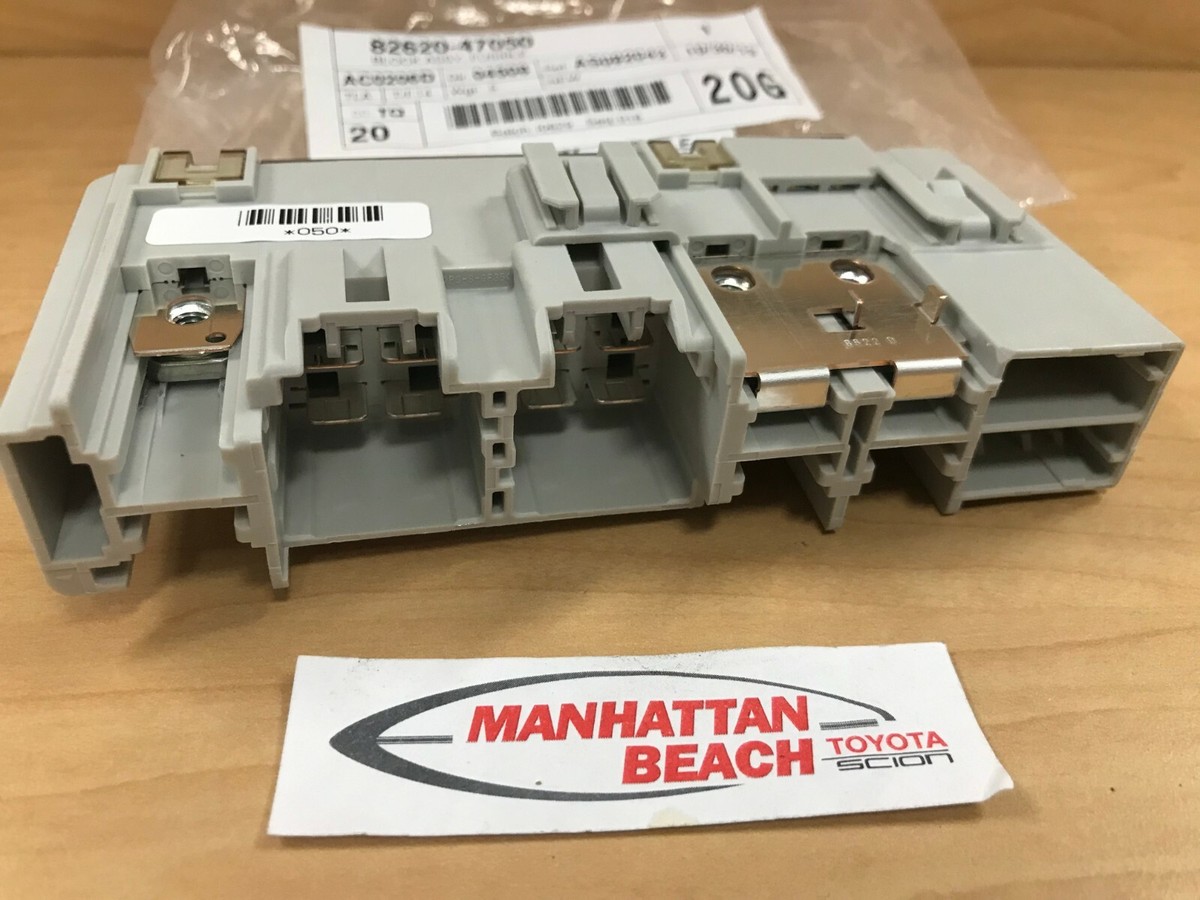 04-09 PRIUS FUSE FUSIBLE LINK BOX 82620-47050 GENUINE TOYOTA OEM