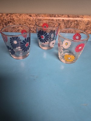 Vtg Hazel Atlas SET OF 3 Daisy Sour Cream Flower Glasses 2 Red White Blue 1 Yell