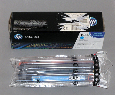 Original Hewlett Packard Toner 125A cyan blau CB5412A - HP Laserjet CP1215 - Neu