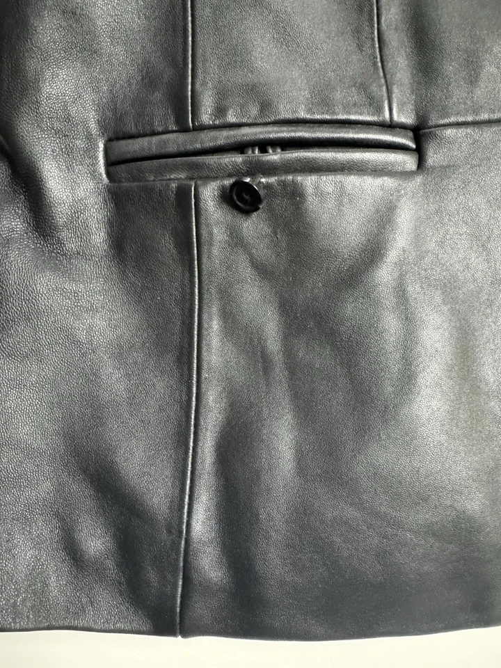 Liz Claiborne Chaqueta de Cuero Suave Cierre de Botones, Forro Rojo, Talla 1X Foto 4 de 4