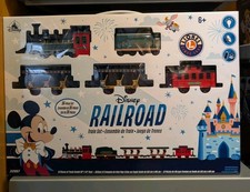 NEW WDW Disney Parks Mickey Mouse Railroad Lionel Train 36 Piece Set