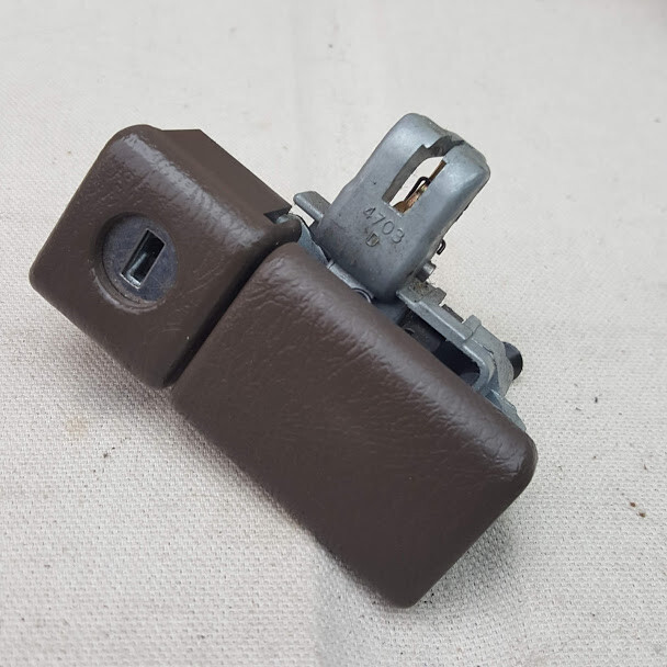 1997 2001 Toyota Camry Glove Box Compartment Handle Latch Lock Brown NO