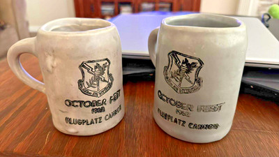 BASE CRAFTED MUGS 1962 FLUGPLATZ CANNON AFB OCTOBERFEST 832 AIR DIVISION