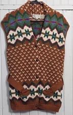 The Eagle's Eye Sweater Vest SZ M Vintage Front Tie EUC Great for winter!!