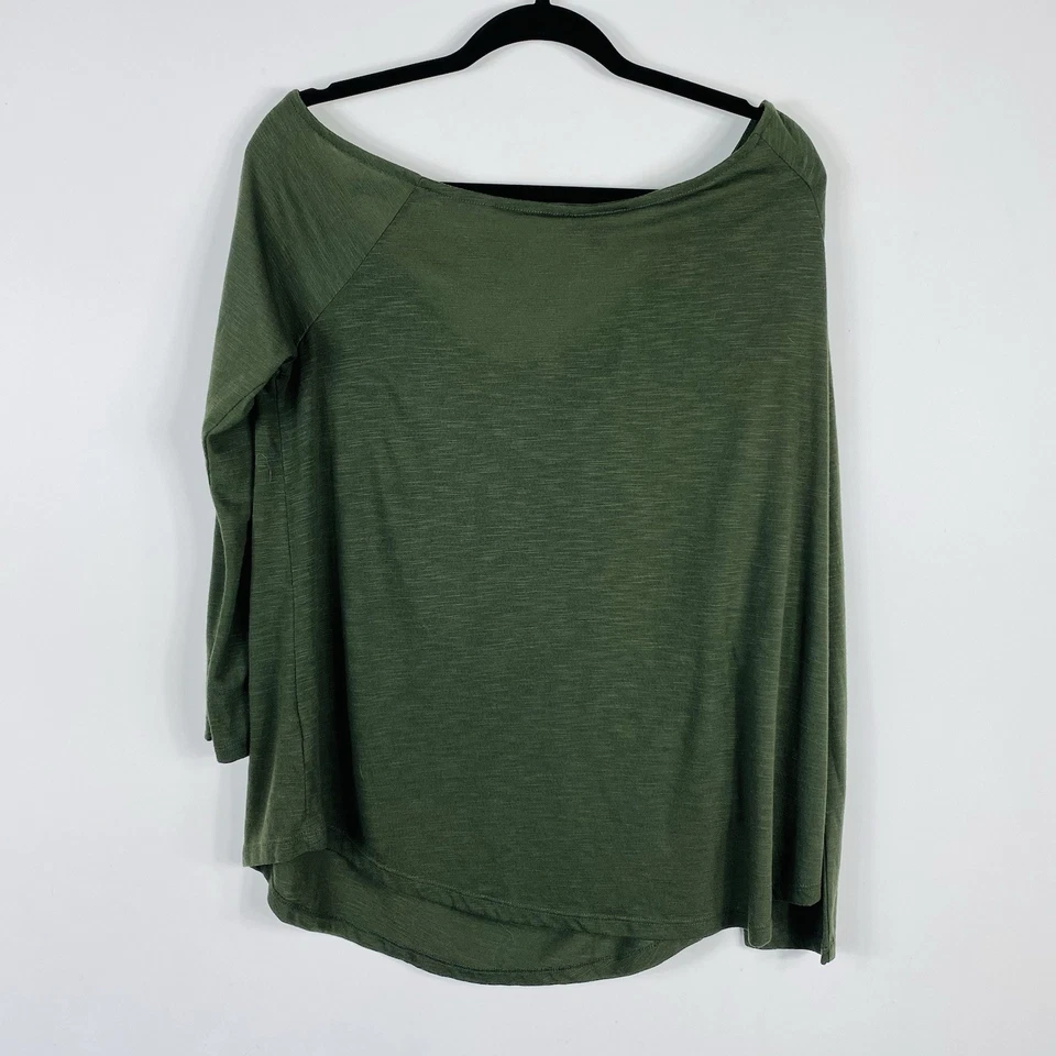 Camiseta Torrid Talla Grande 1X More Love Fuera del Hombro Verde Oliva Manga Larga Foto 4 de 4