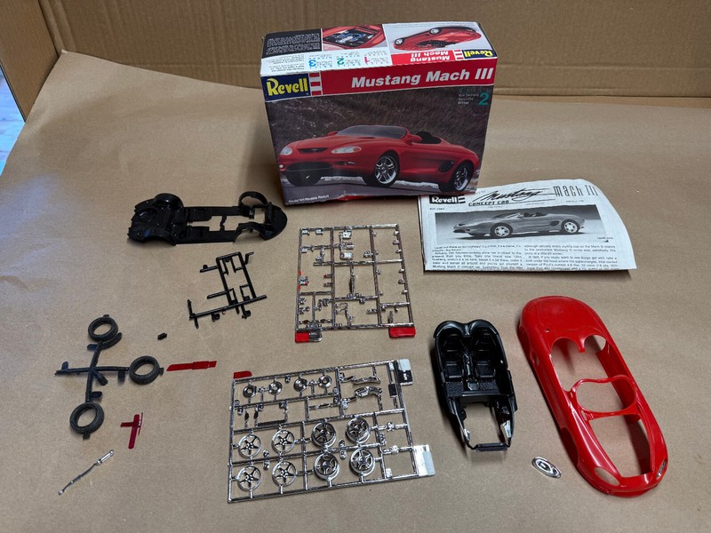 Revell Mustang Mach III Kit # 85-7364 Concept Car 1/25 Model Parts Project Start