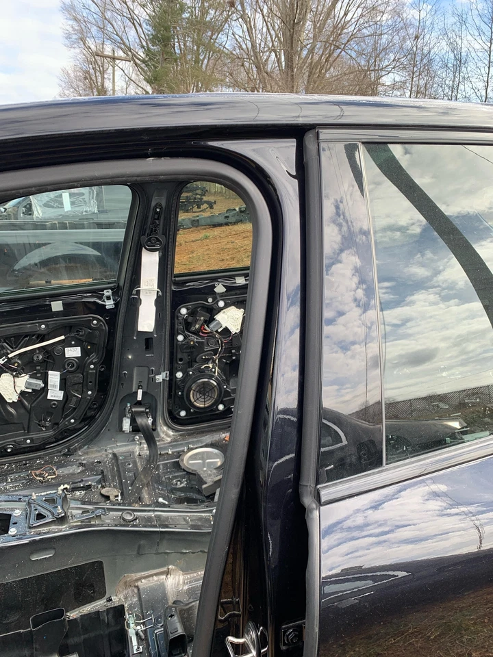 2011 - 2018 PORSCHE CAYENNE 92A OEM LEFT CENTER PILLAR *STRUCTURE CUT* - Imagem 2 de 4