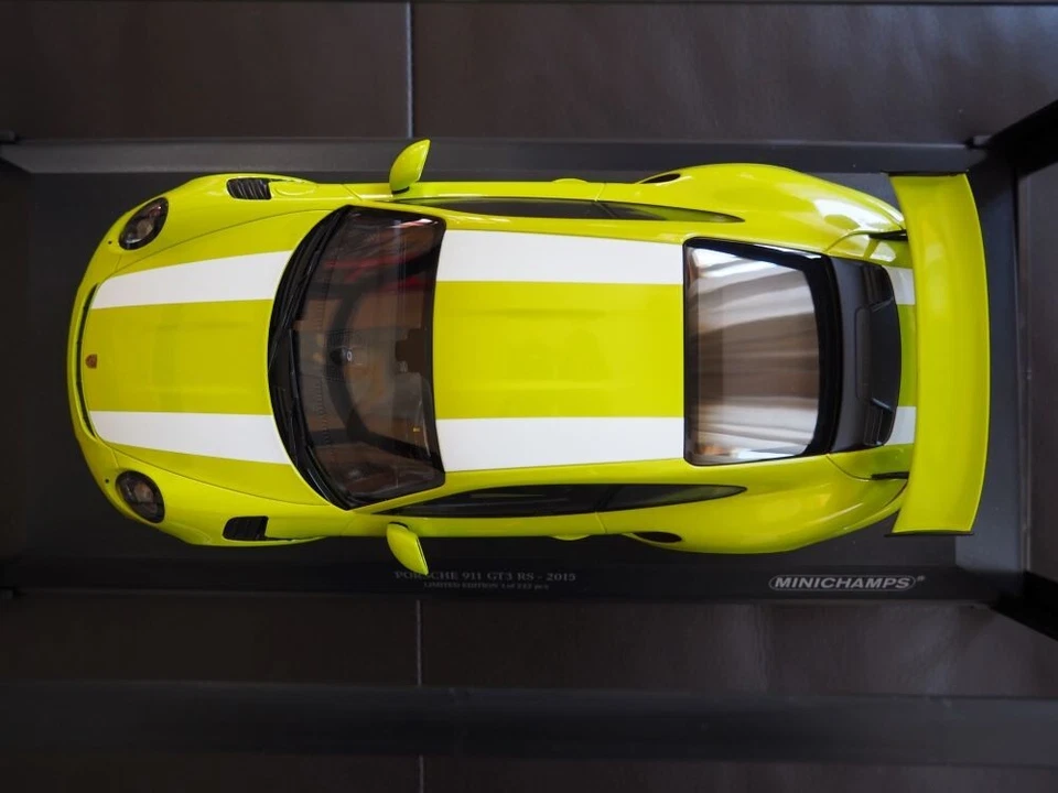 Minichamps 1:18 Porsche 911 (991.2) GT3 RS lichtgrün 2015