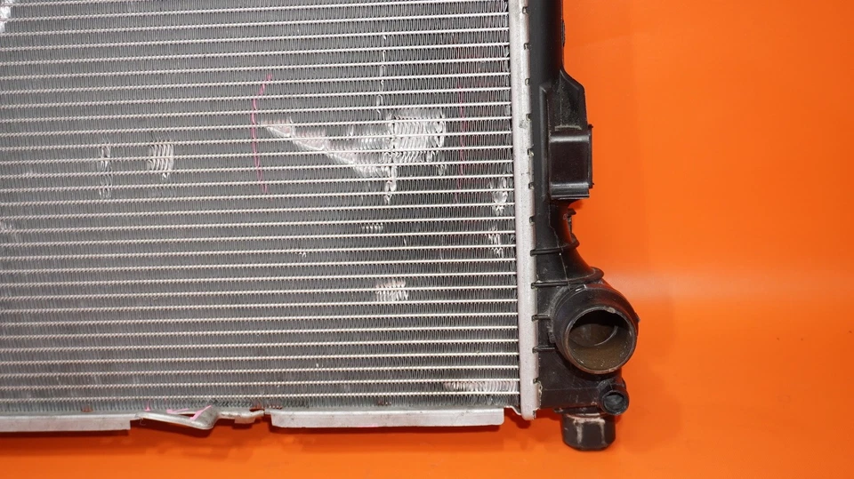 RADIADOR DE REFRIGERACIÓN MERCEDES BENZ GL63 2013 2014 2015 A0995000104 ML63 OEM Foto 2 de 4