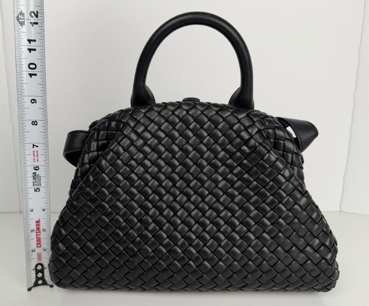 Bottega Veneta Medium Handle Bag in Black Intrecciato Leather D4 thumbnail 8