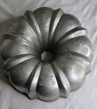 Vintage Northland Aluminum Products Fluted Tube Bundt Pan 10" USA Heavy Duty