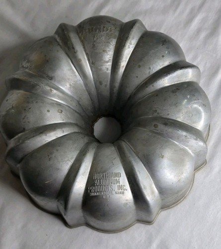 Vintage Northland Aluminum Products Fluted Tube Bundt Pan 10" USA Heavy Duty