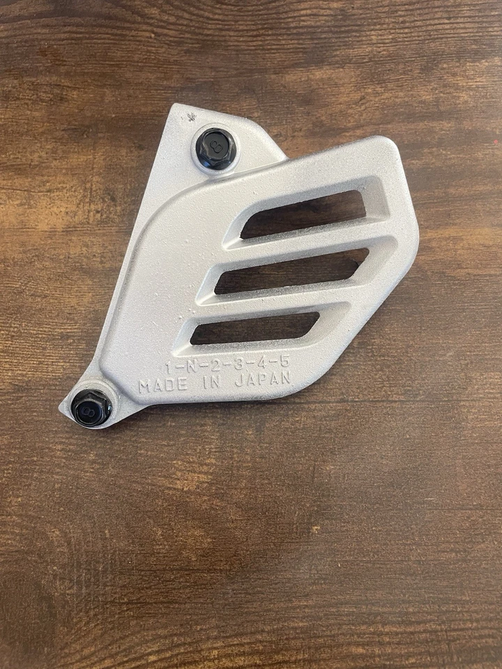 Cubierta de piñón protector motor Yamaha Ttr 125 Ttr 125 Foto 3 de 3