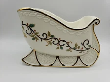 Mikasa Holly Sleigh Ribbon Holly Porcelain Centerpiece Sleigh