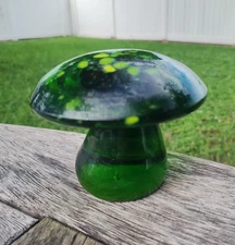 Green Blenko Glass Mushroom  Uranium Reactive Dots 4" Diameter