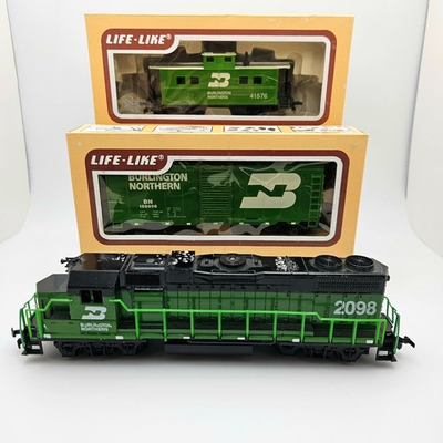 #ad Vintage Life Like HO Burlington Northern BN Freight Set Diesel Boxcar Caboose $69.99