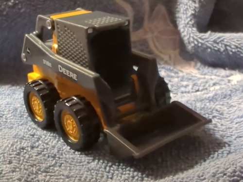 RUGGED & FUN DEERE 318E MODEL EXCAVATOR EXCELLENT COLOR SCHEME 1:64 SCALE ERTL - Picture 13 of 15