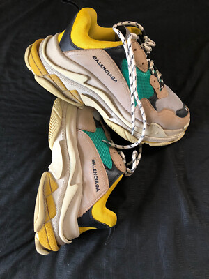 Balenciaga Sneakers, EU 44/ USA 11, Triple Beige Excellent Balenciaga Sneakers, EU 44/ USA 11, Triple Beige Excellent