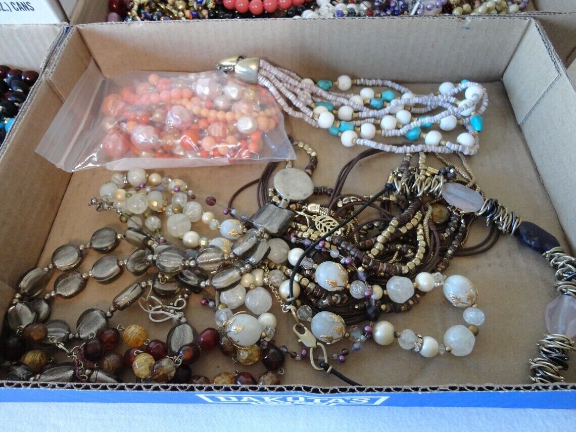 10# Beaded Jewelry LOT Vintage to Modern Assorted… - image 4