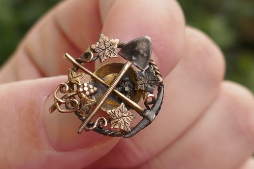 Extremadamente Raro - Alrededor de 1900 10kt Black Hills Oro Montado a Mano Abrigo Botón - Imagen 11 de 16