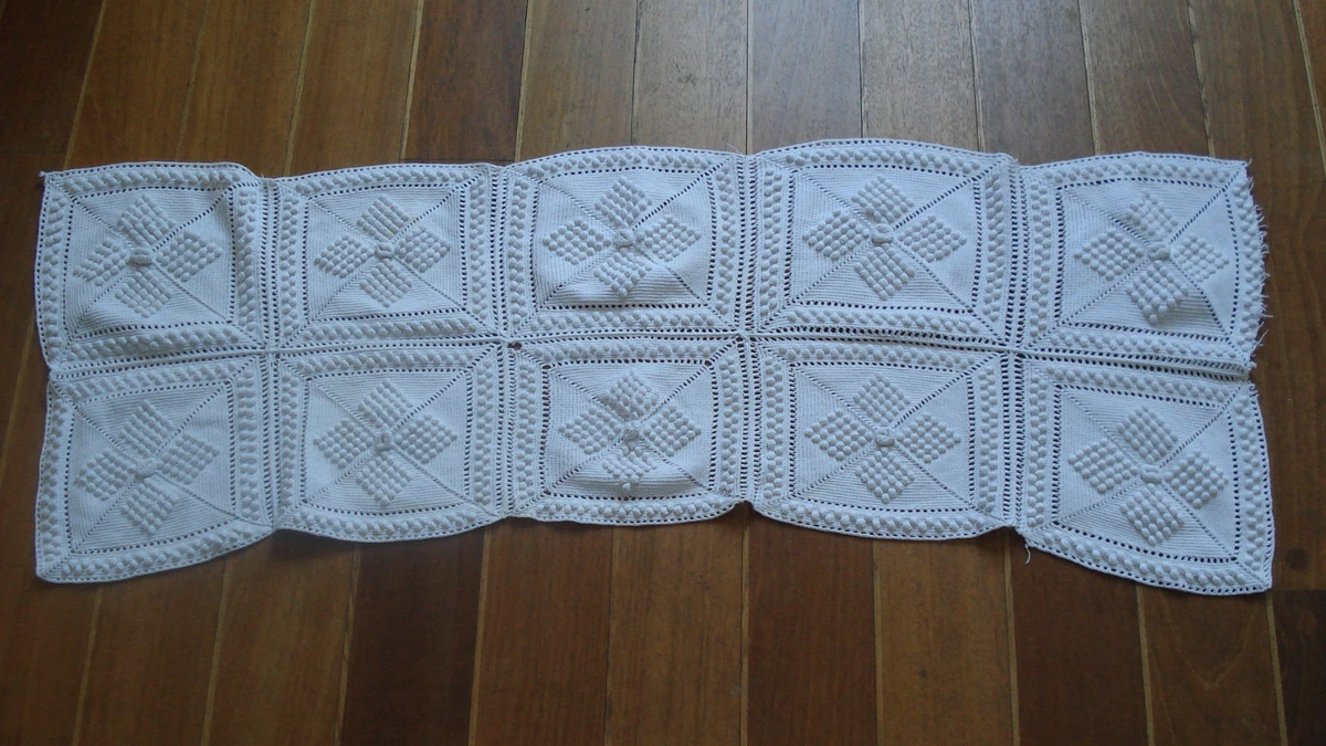 Napperon vintage crocheté main - Linge de maison