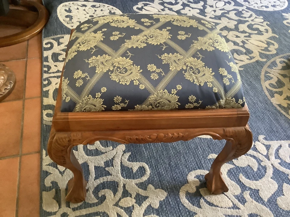 Chippendale Style Carved  Wood Ottoman - Image 2 of 4