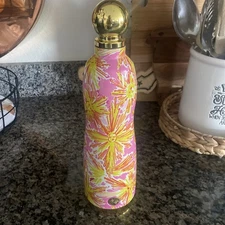 LILLY PULITZER SQUEEZE THE DAY LARGE WATER BOTTLE 24 fl.oz / 710 ml